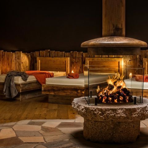 Rilassarsi nella area relax dopo la sauna nel nostro hotel benessere a Dobbiaco