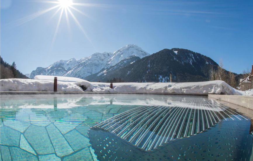 Hotel with pool in Toblach in winter