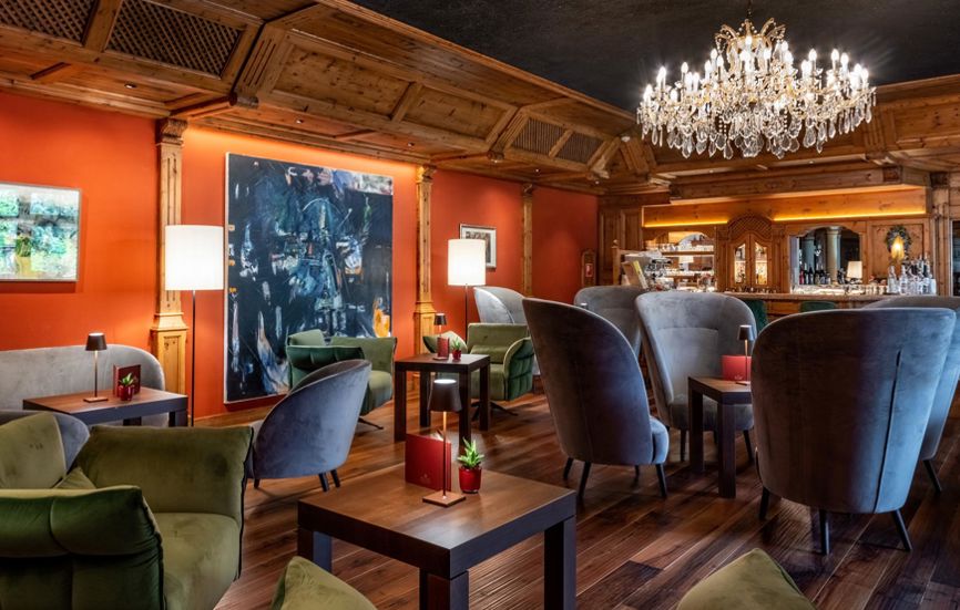 Our spacious and comfy bar - Hotel Santer with restaurant in Toblach