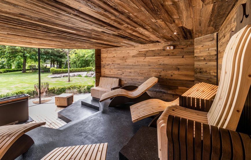 Hotel Santer: well-being  hotel in Toblach with panorama sauna
