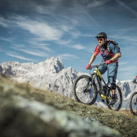 Last Minute Toblach: Dolomiti Superbike - Sport für Ihn & Wellness für Sie