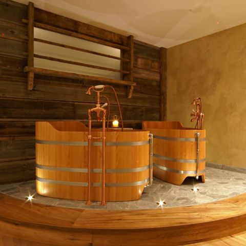 Larch wood tub for 2 persons