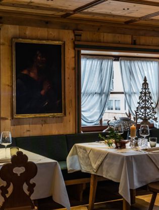 Eine der Stuben unseres Restaurants in Toblach