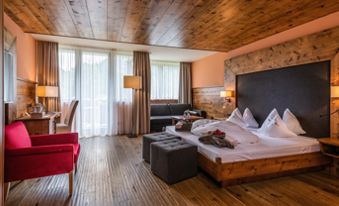 Modern styled double room Landro Loge