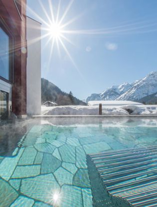 Hotel with pool in Toblach in winter