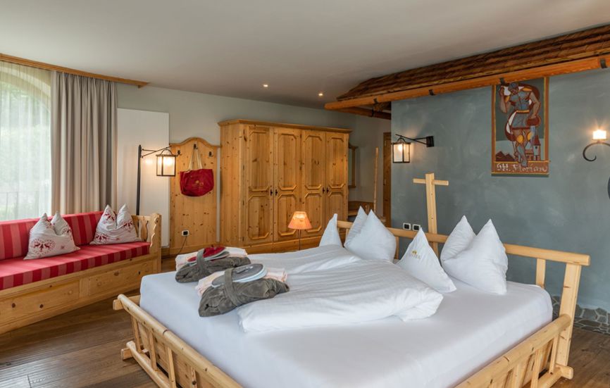 Suite Lodge Jürgen mit Doppelbett und Sofa