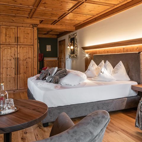 Double room Landro in Biedermeier style
