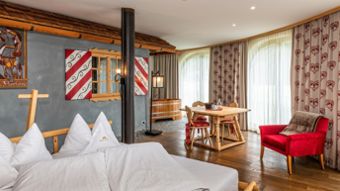 The Suite Lodge Jürgen recalls a traditional farmer's suite and can house up to three people