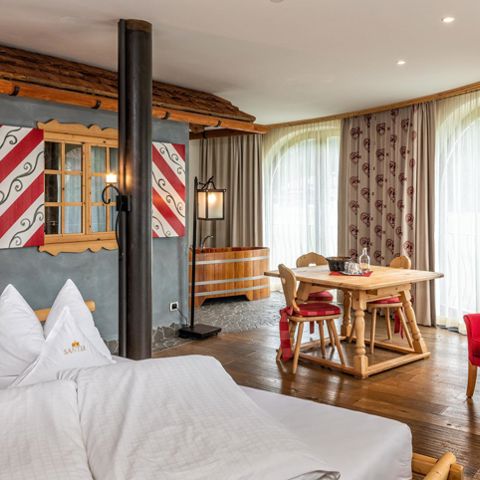 La  Suite Lodge Jürgen ricorda una tipica stanza dei contadini e offre spazio a 2-3 persone