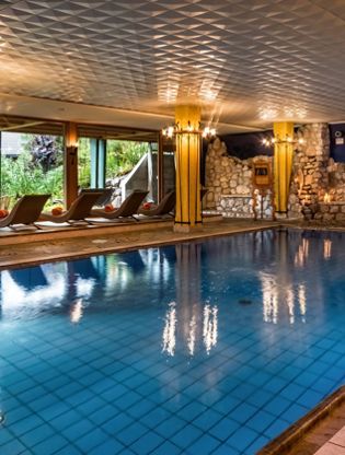 Das Hallenbad unseres Hotels in Toblach