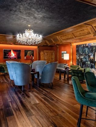 Bar - Hotel Santer mit Restaurant in Toblach